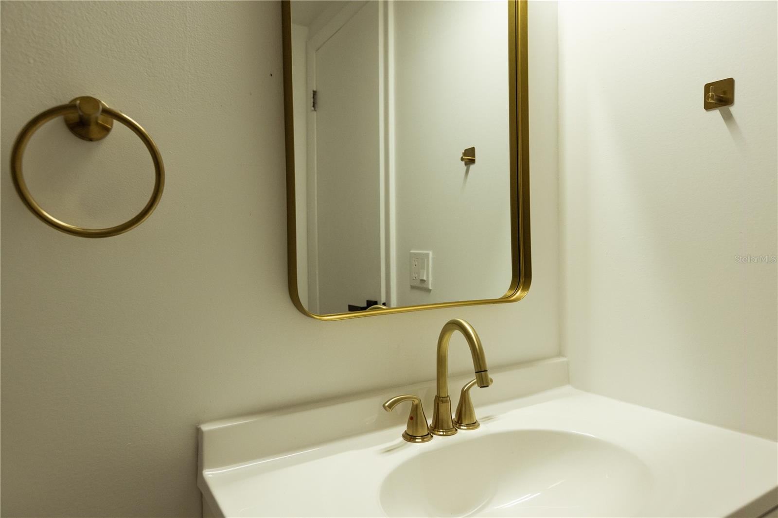 ALOHA GARDENS - Residential