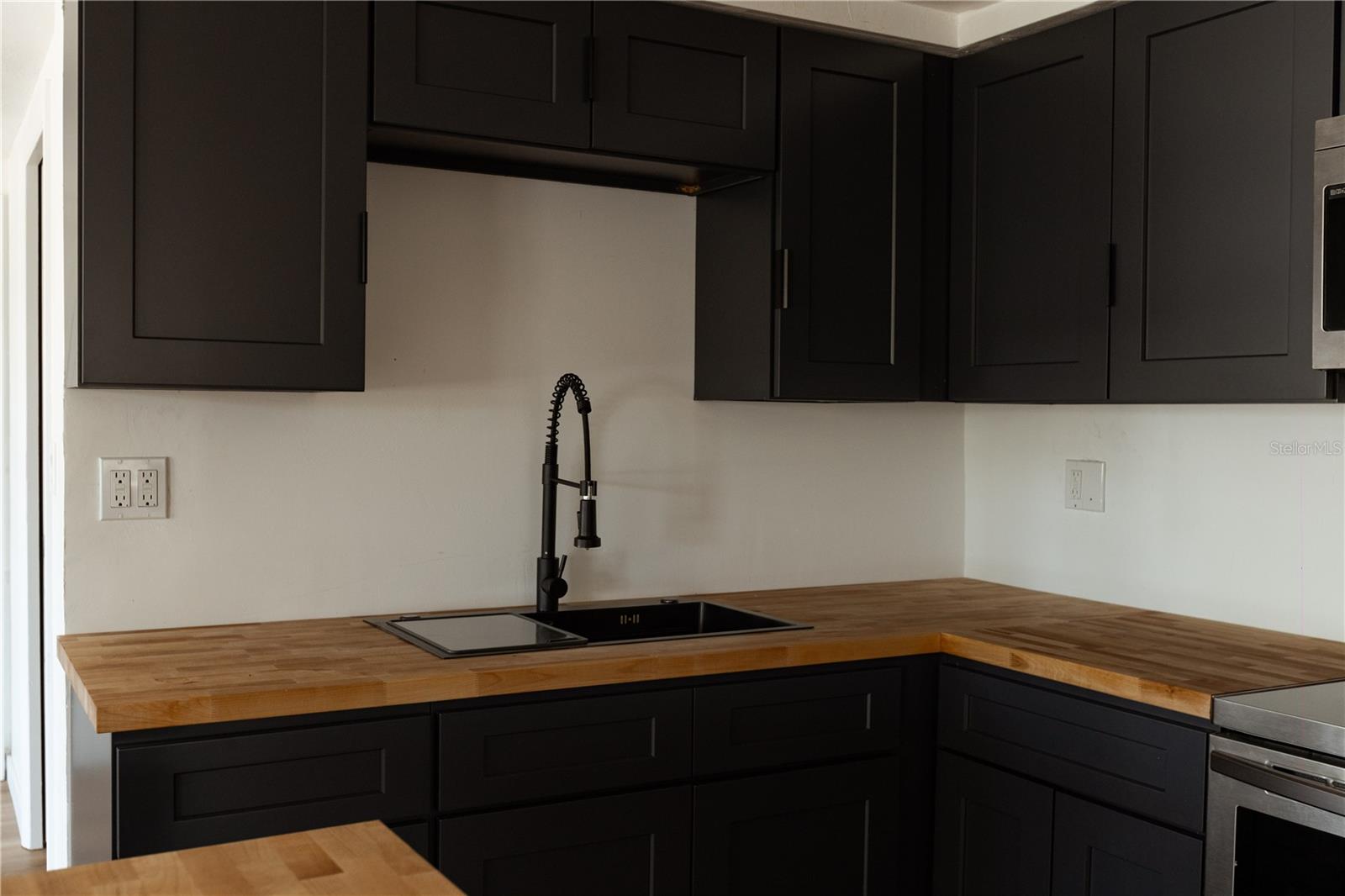 ALOHA GARDENS - Residential