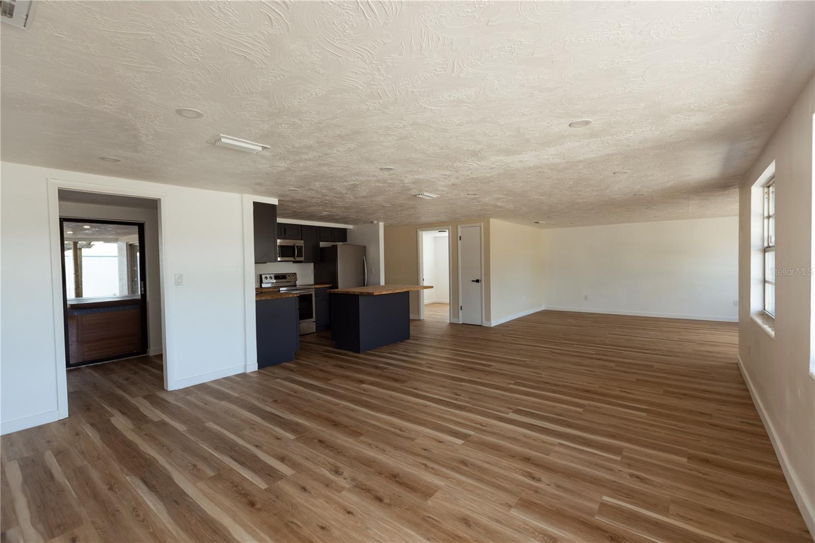 ALOHA GARDENS - Residential