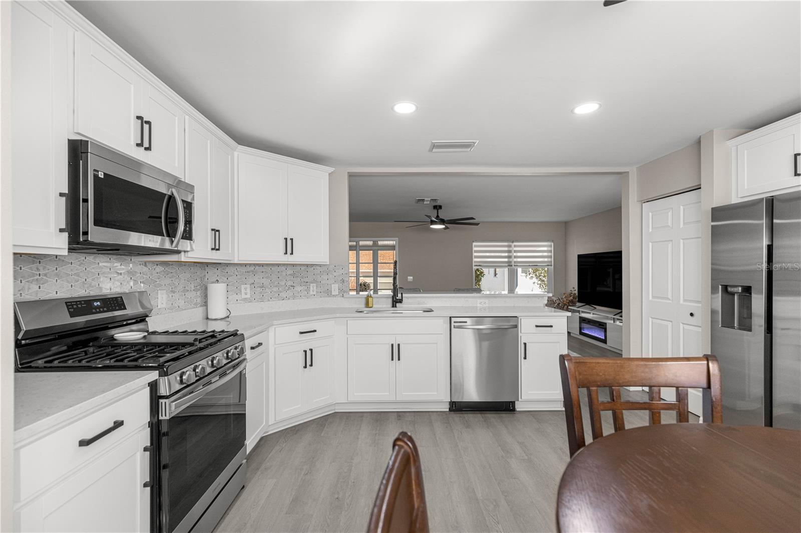 ON TOP OF THE WORLD - Residential