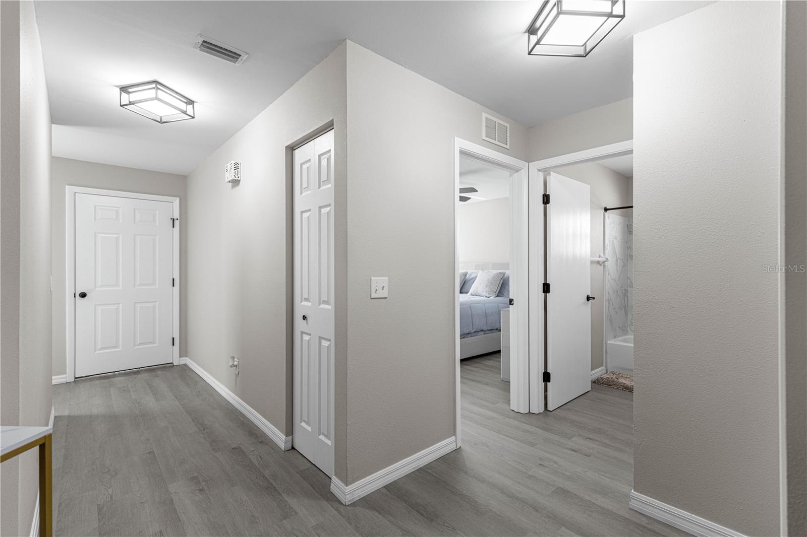 ON TOP OF THE WORLD - Residential