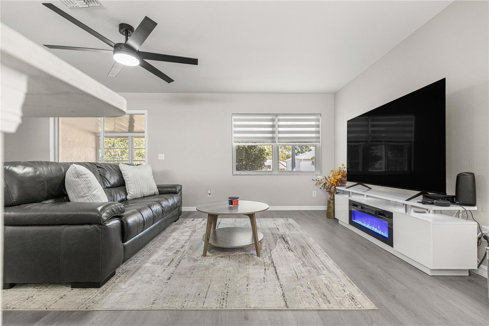 ON TOP OF THE WORLD - Residential