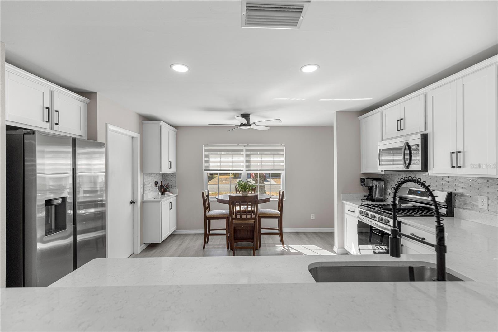 ON TOP OF THE WORLD - Residential