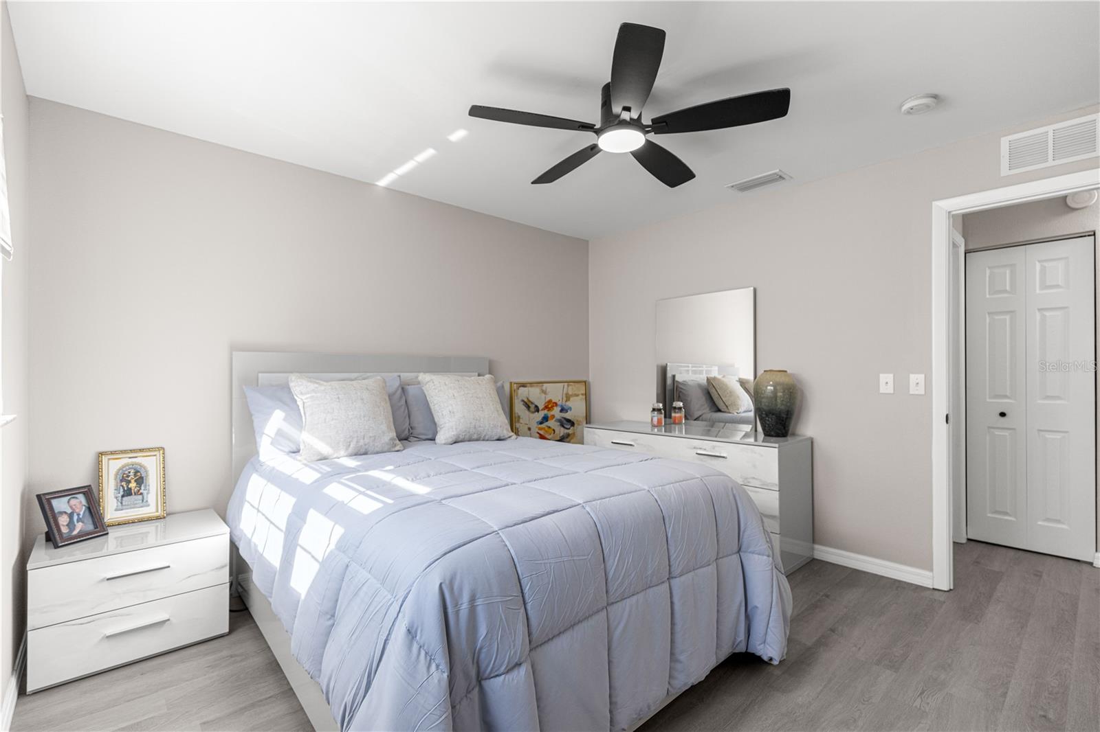 ON TOP OF THE WORLD - Residential