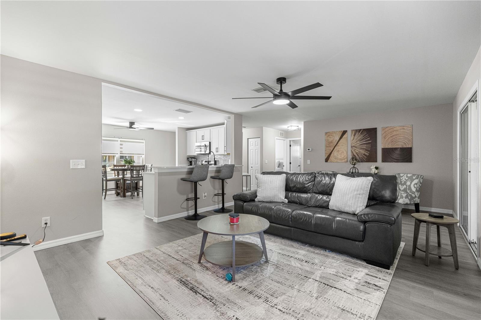 ON TOP OF THE WORLD - Residential