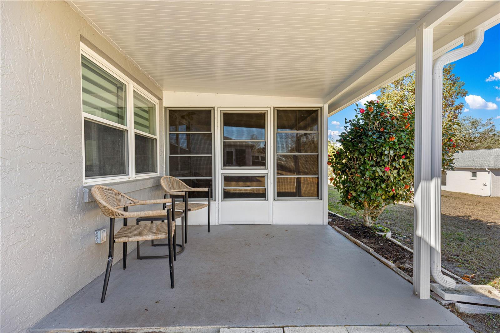 ON TOP OF THE WORLD - Residential