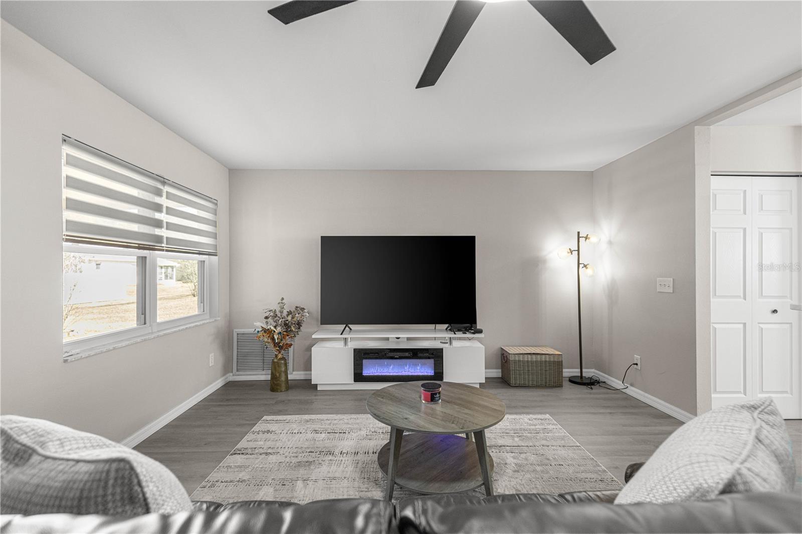 ON TOP OF THE WORLD - Residential