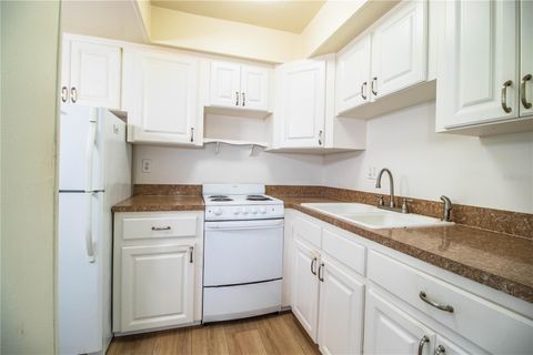 A home in LAKELAND