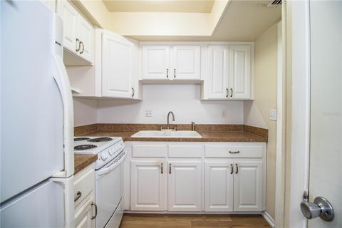 A home in LAKELAND