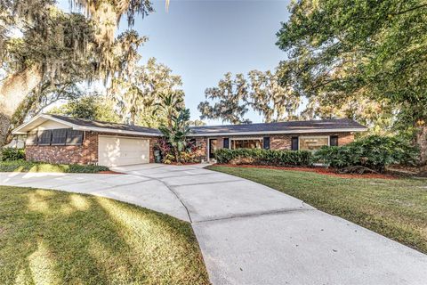 Photo of 528 Laurel Lane, Lakeland, FL 33813 (MLS # L4956140)