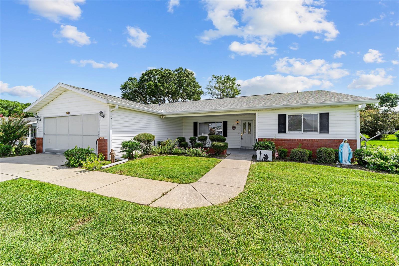 Welcome to this charming 3-bedroom, 2-bath home located in a desirable 55+ community in Summerfield, FL. This property offers the perfect blend of comfort, convenience, and potential—an excellent opportunity for buyers looking for an easy renovation project.
Inside, you’ll find a smart layout with plenty of natural light, creating a warm and inviting atmosphere. With its manageable size, this home is ideal for those seeking low-maintenance living while still enjoying the space of three bedrooms.
The property comes pre-appraised and pre-inspected, giving buyers peace of mind and a head start on the purchase process.
Community amenities include a clubhouse, pool, fitness facilities, and social activities, making it easy to stay active and connected. Located just minutes from local shopping, dining, medical facilities, and The Villages, you’ll have everything you need within easy reach.
Whether you’re ready to renovate and make it your own or looking for a smart investment in a thriving retirement community, this home is a fantastic find.