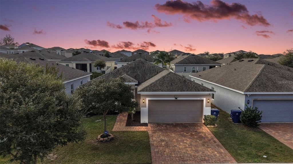 Photo of 9515 Oglethorpe Drive, Groveland, FL 34736 (MLS # G5106095)