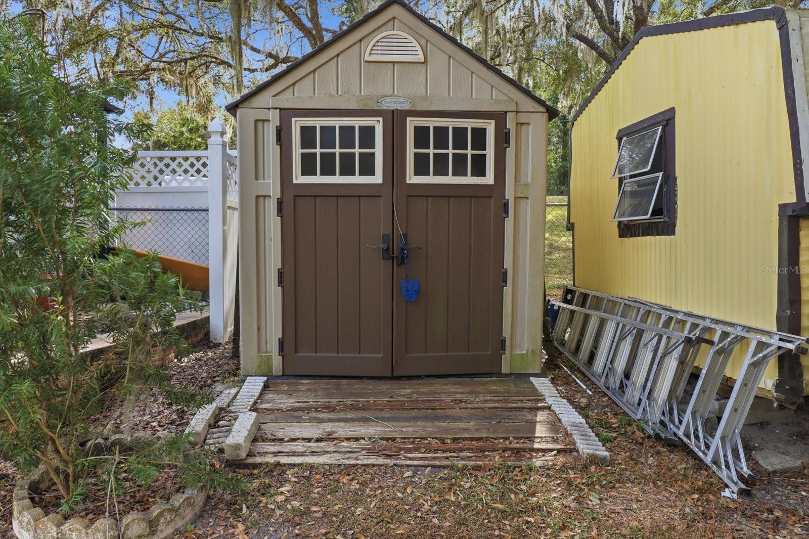 RAINBOW LAKES ESTATE - Residential