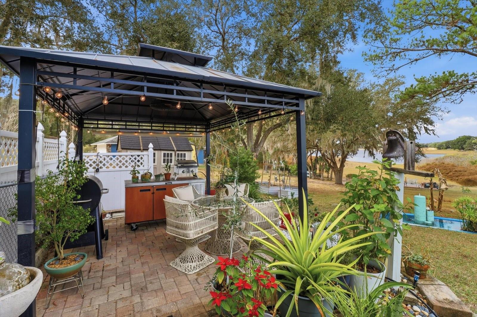 RAINBOW LAKES ESTATE - Residential