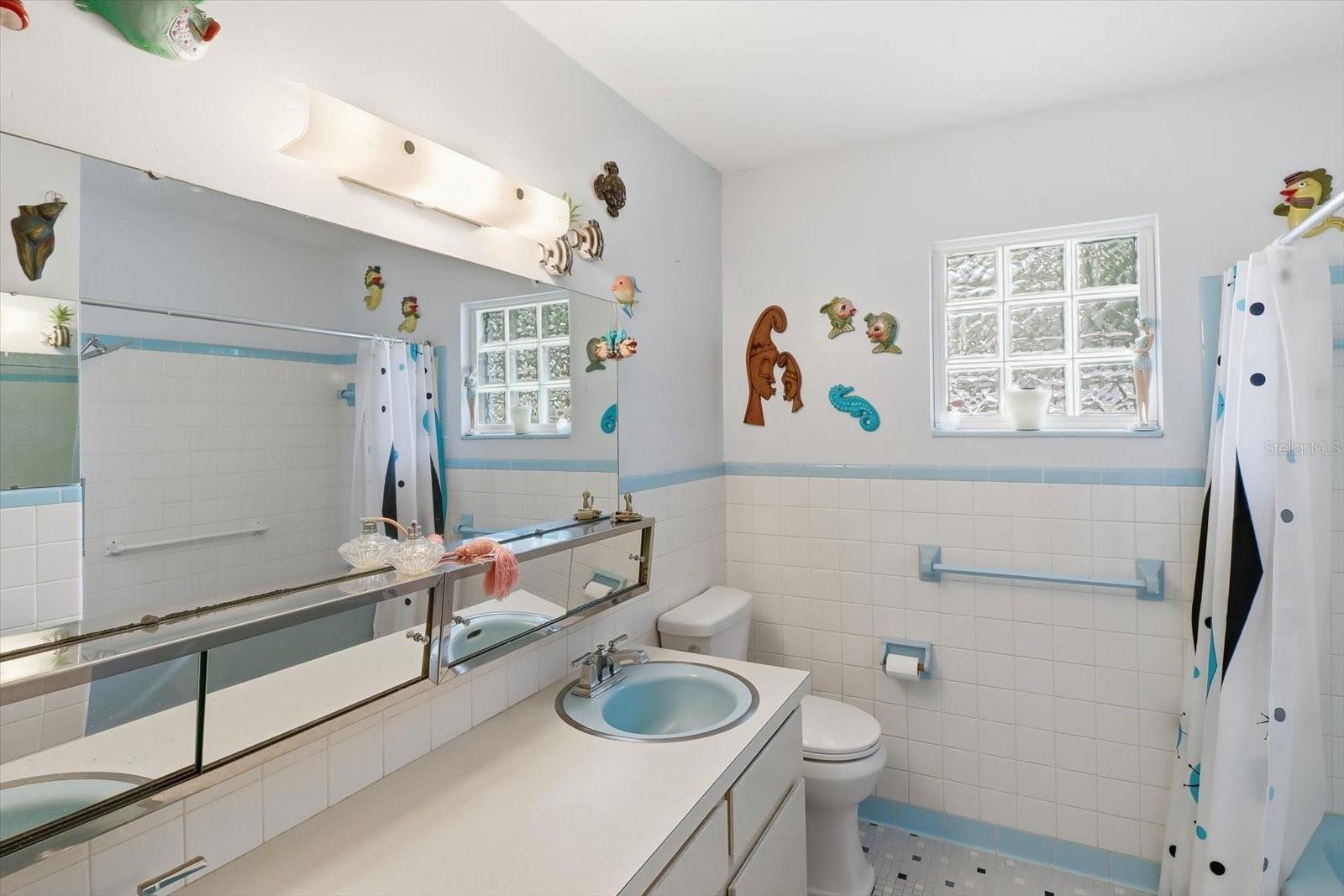 RAINBOW LAKES ESTATE - Residential