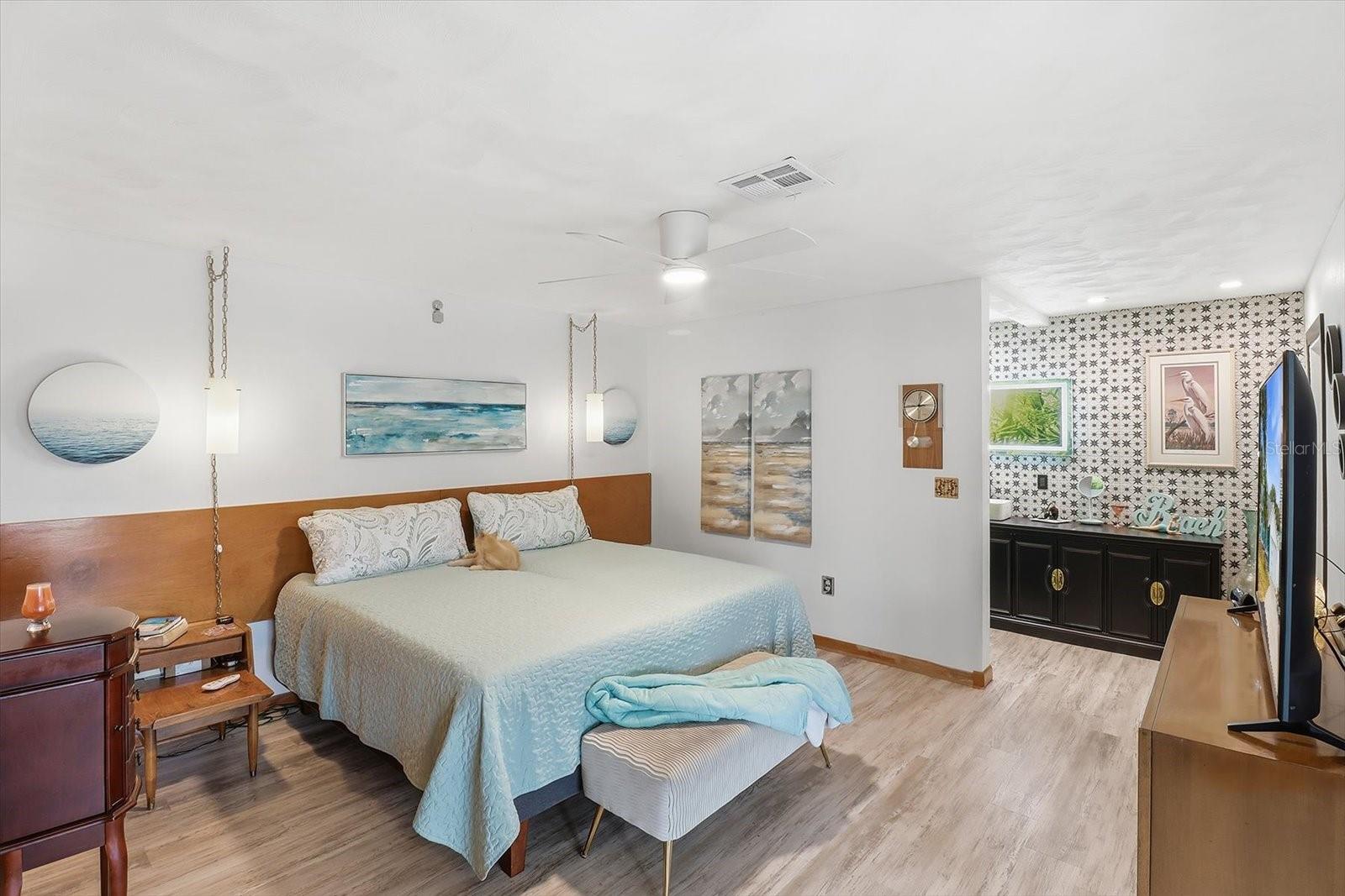 RAINBOW LAKES ESTATE - Residential