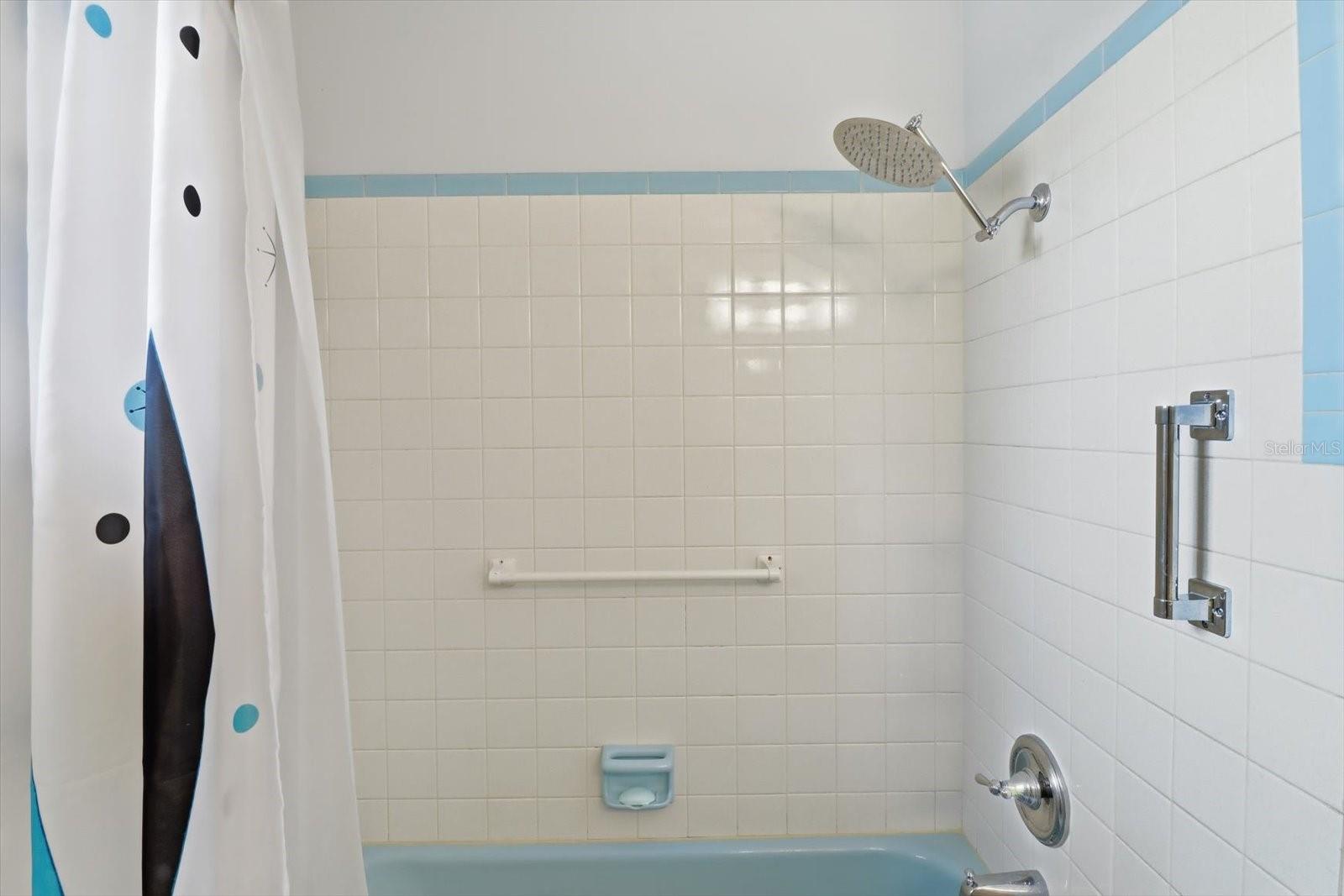 RAINBOW LAKES ESTATE - Residential