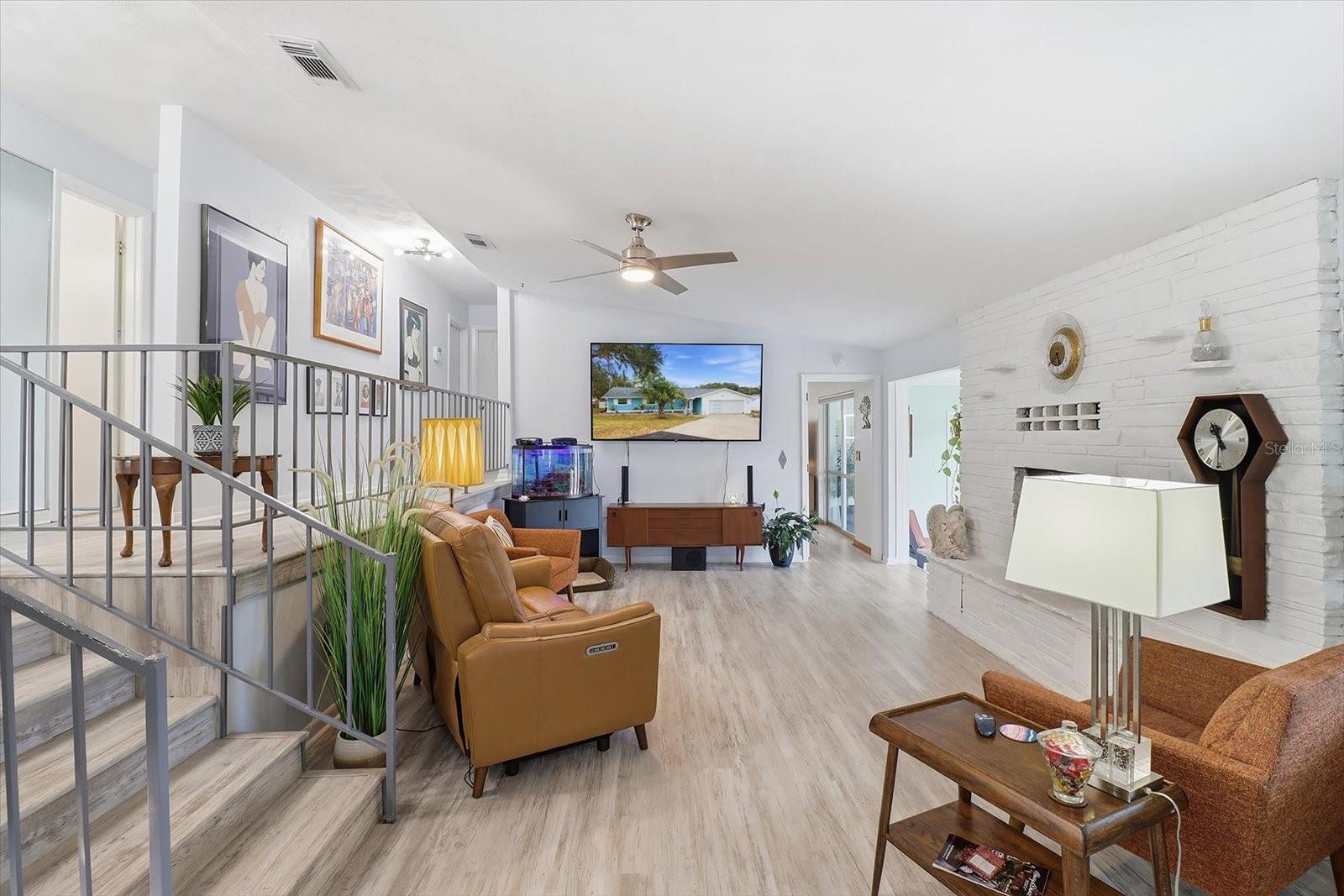 RAINBOW LAKES ESTATE - Residential