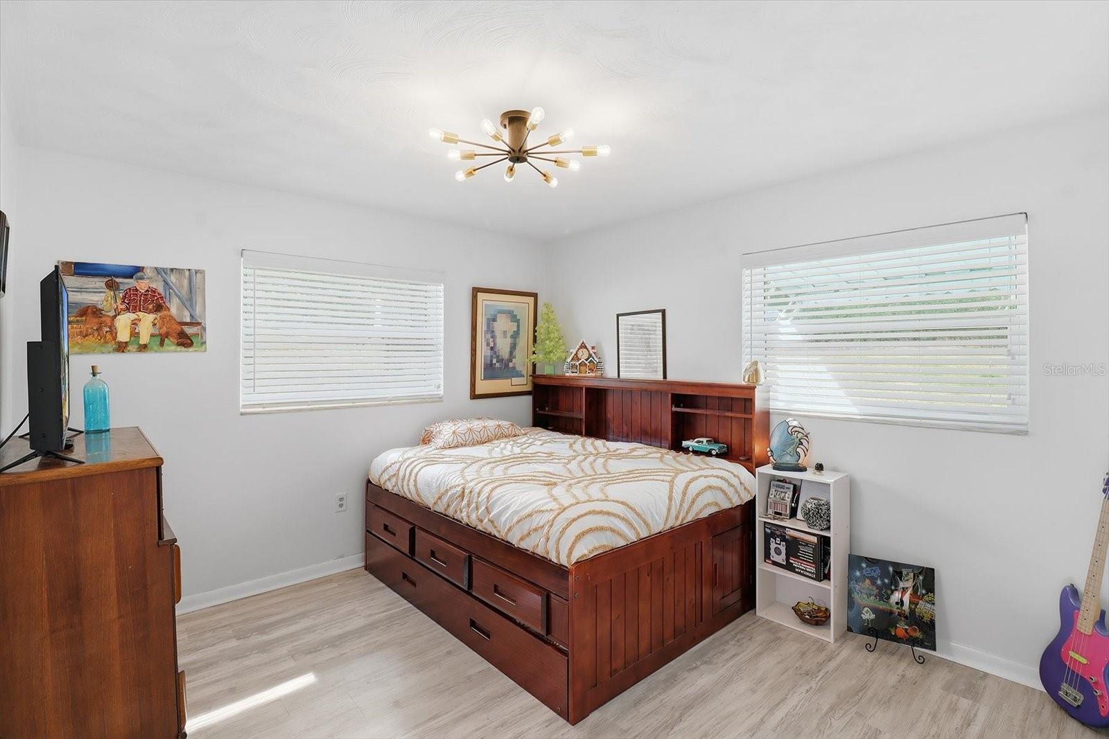 RAINBOW LAKES ESTATE - Residential