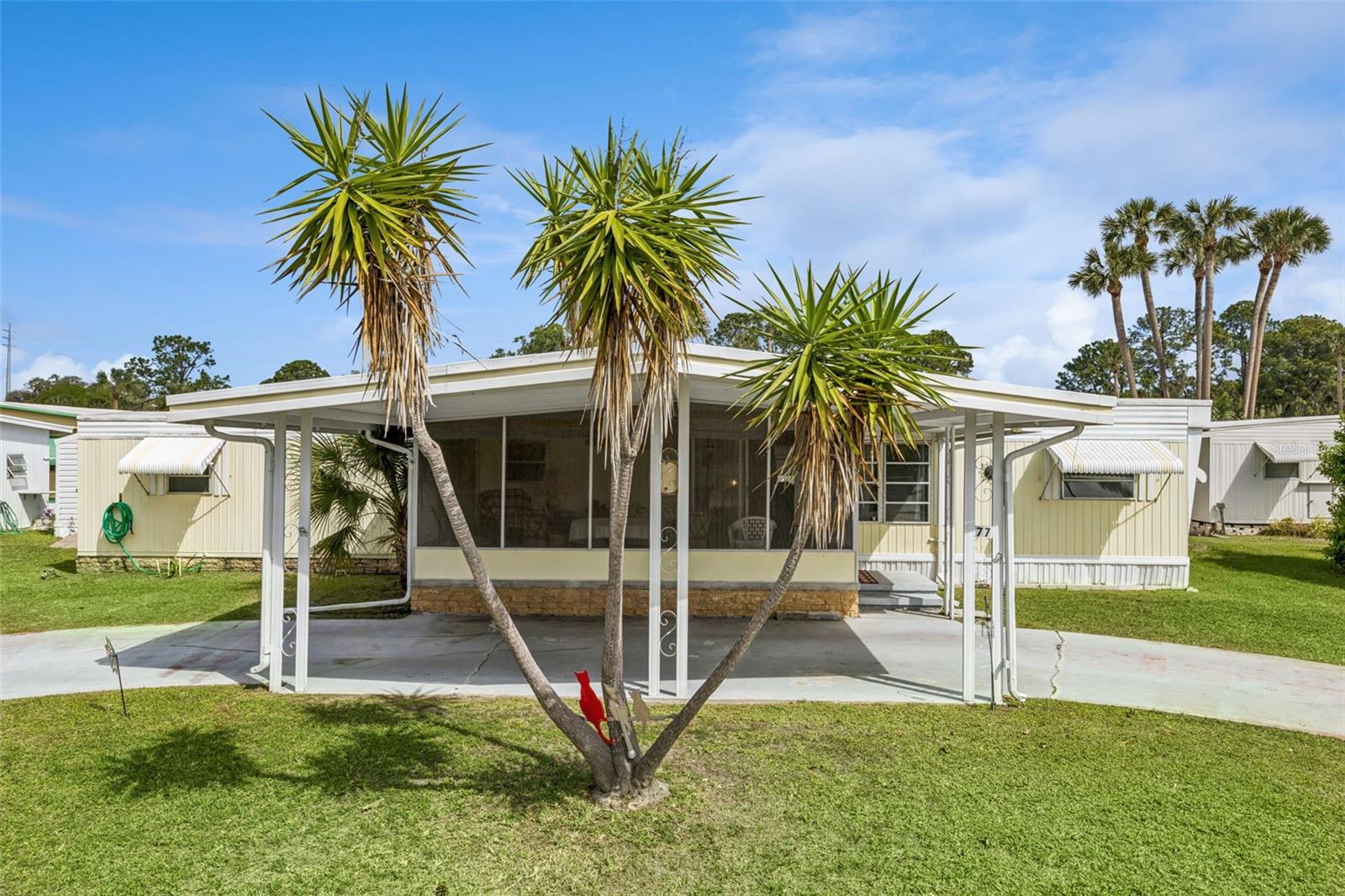 EUSTIS COUNTRY CLUB MANOR MHP UNIT 02A - Residential Lease