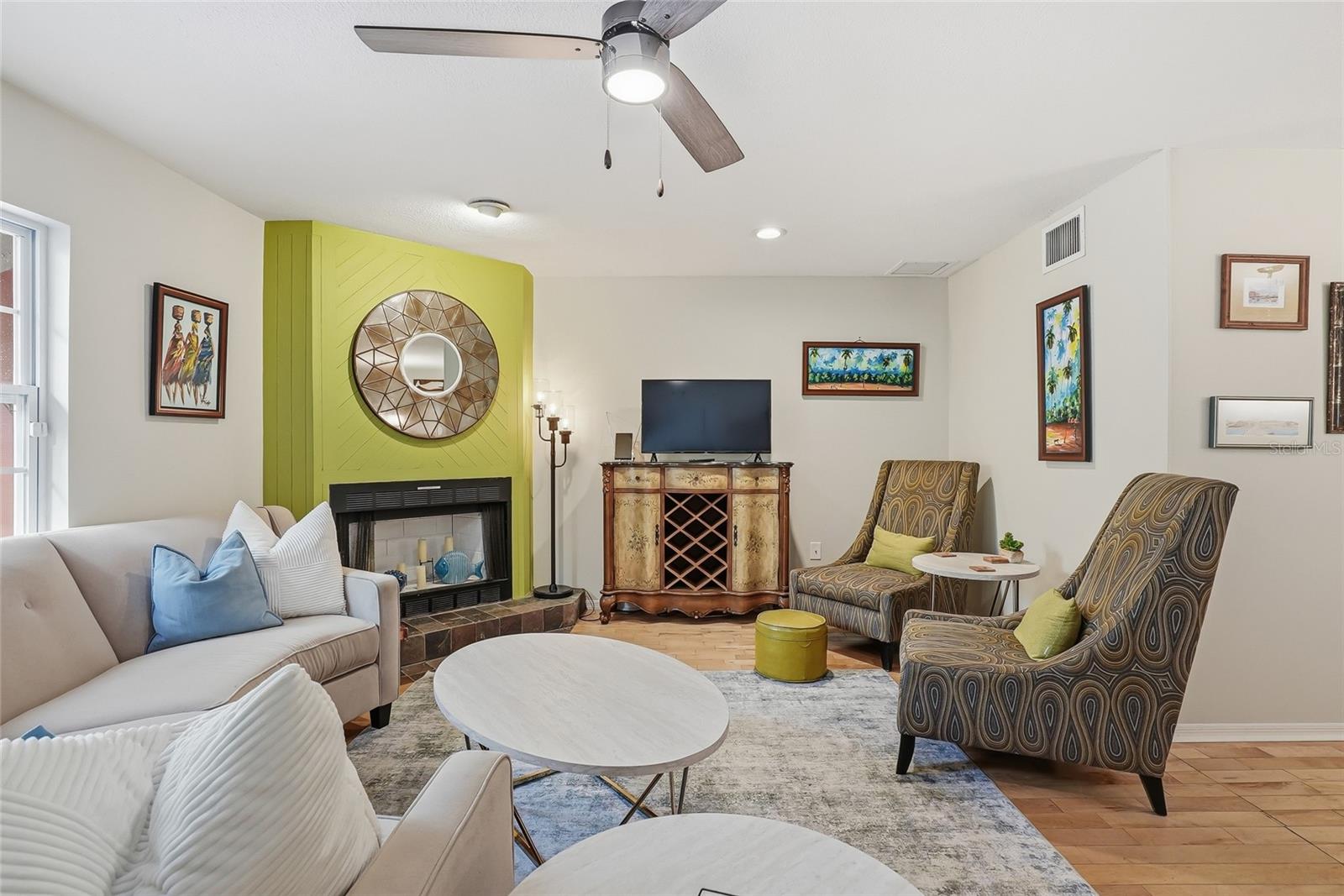 THE TWNHS OF TOWNSHIP N COUNT - Residential