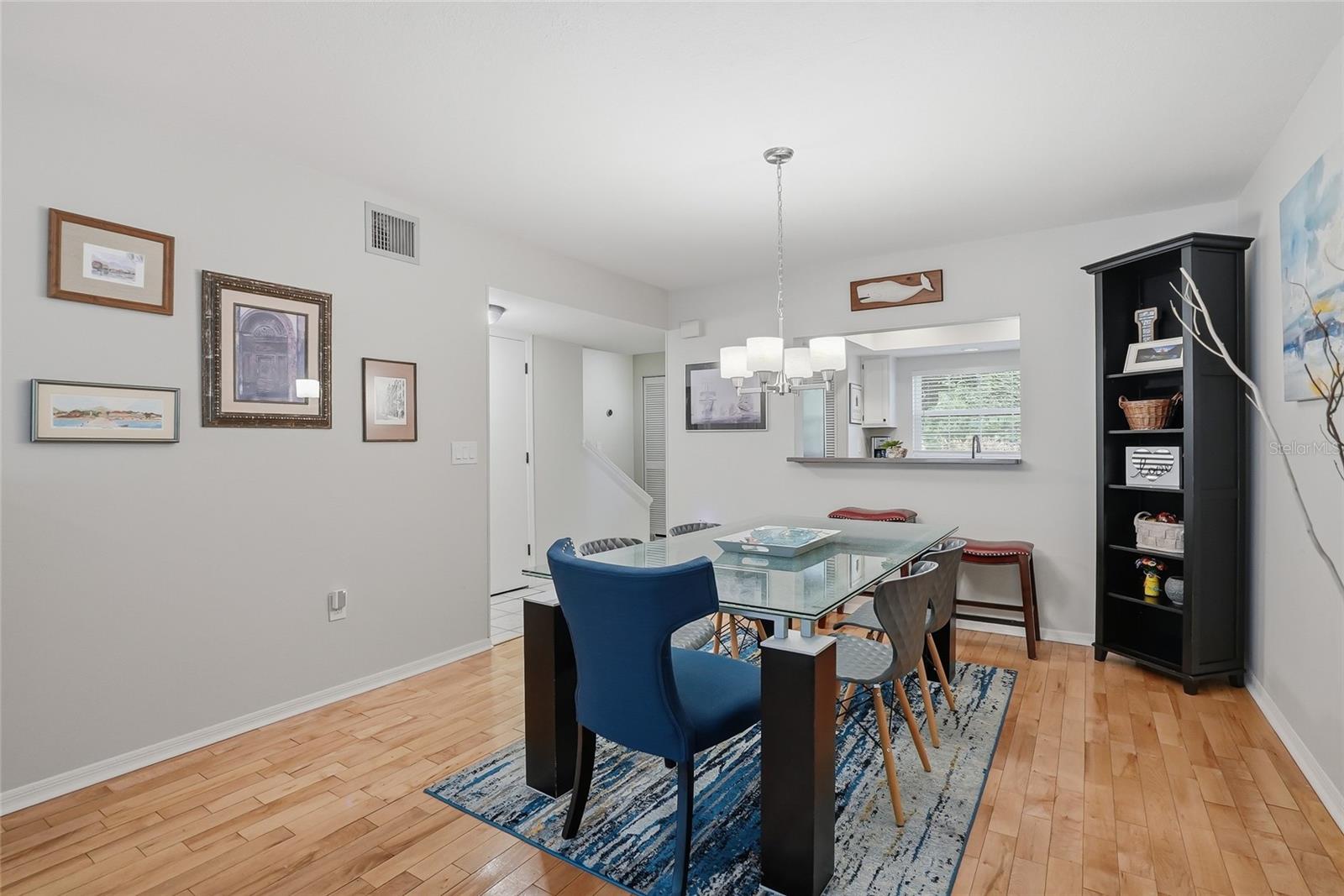 THE TWNHS OF TOWNSHIP N COUNT - Residential