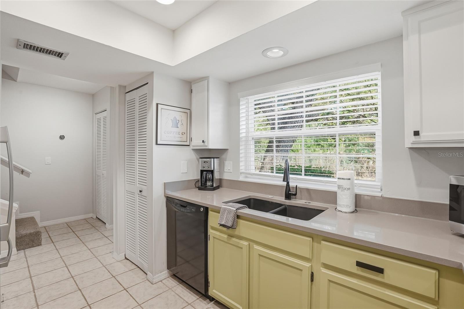 THE TWNHS OF TOWNSHIP N COUNT - Residential