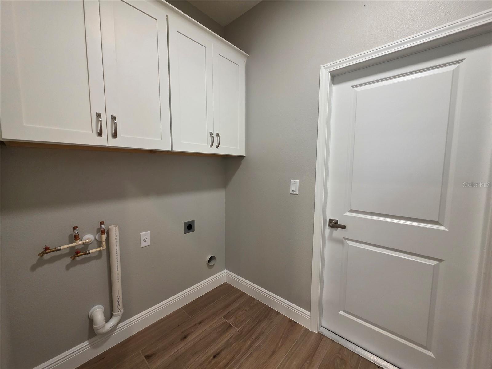 JUMPER CRK MANOR - Residential Lease