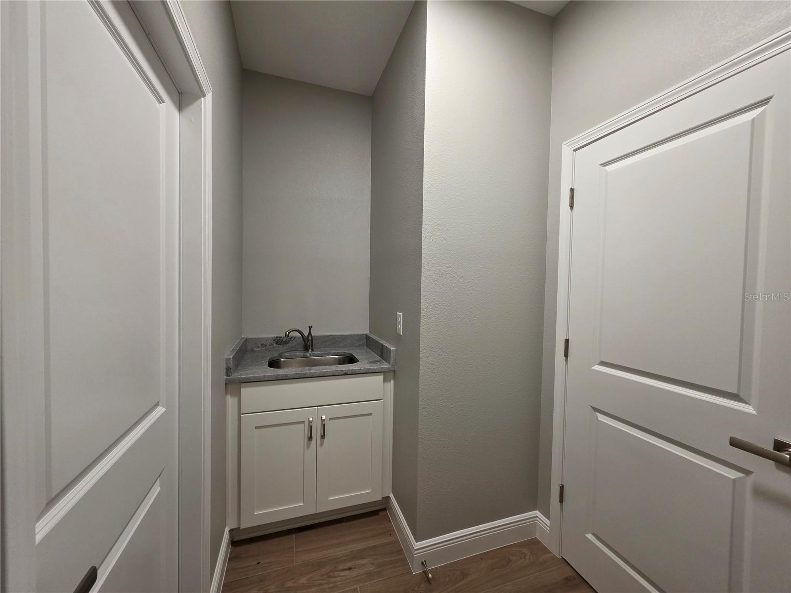 JUMPER CRK MANOR - Residential Lease