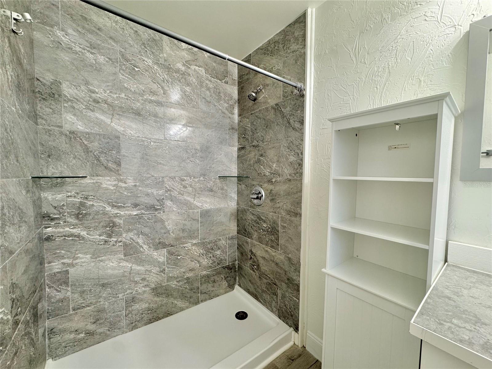 COUNTRY CLUB TERRACE - Residential