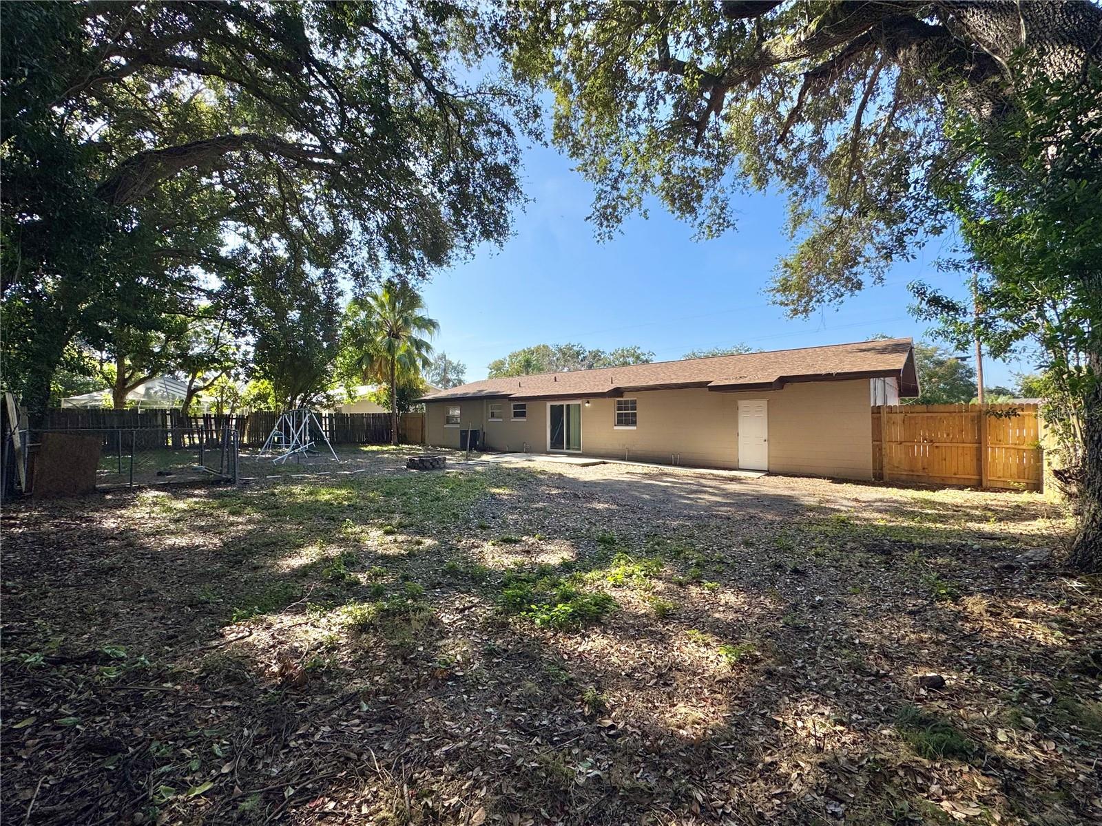 COUNTRY CLUB TERRACE - Residential