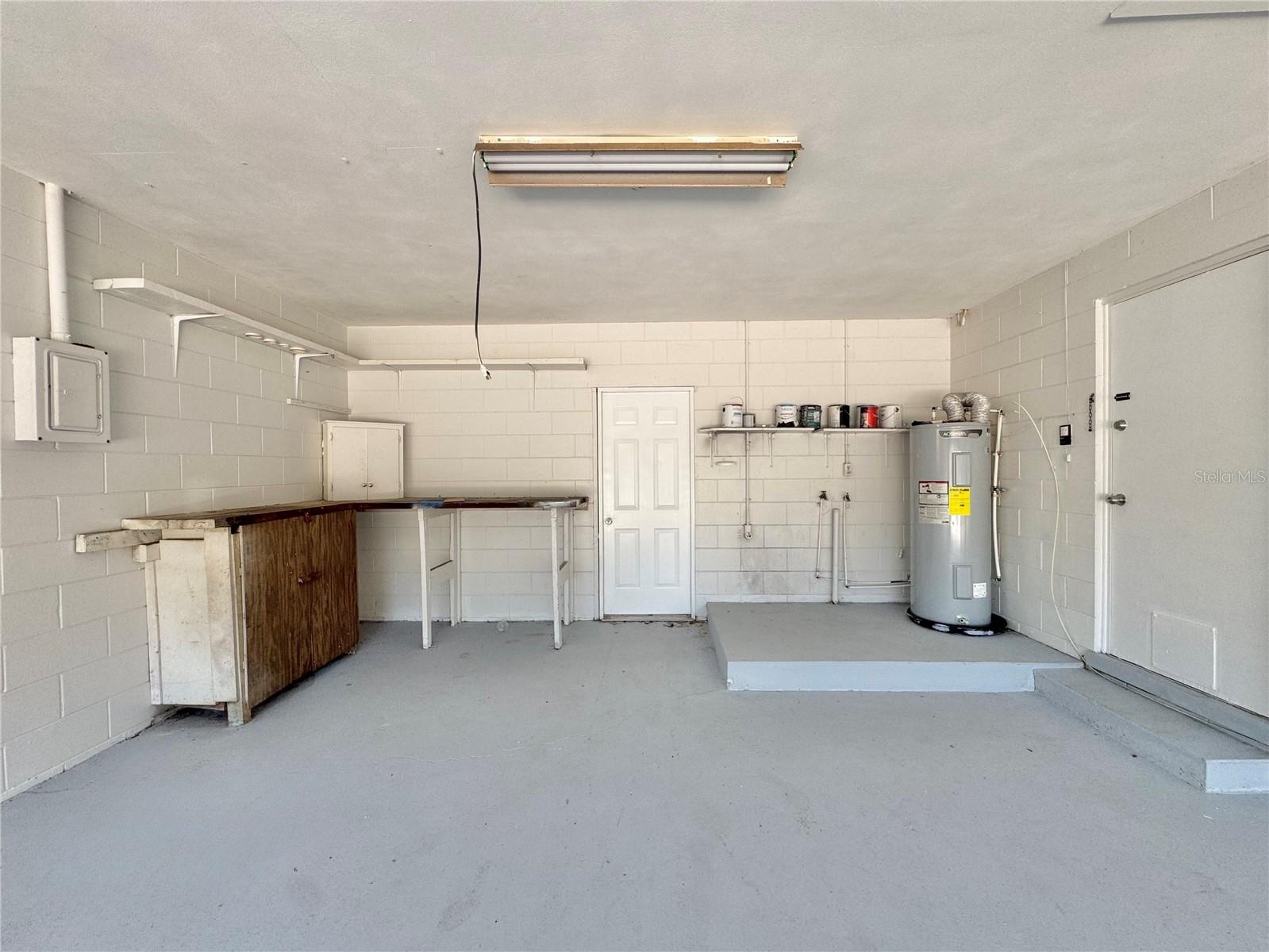 COUNTRY CLUB TERRACE - Residential