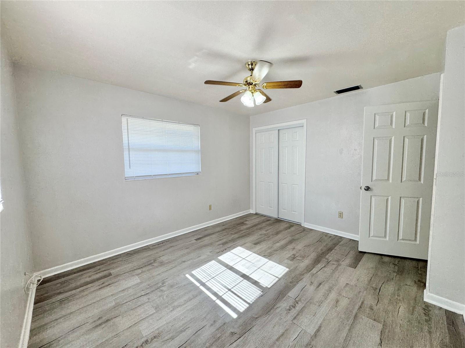 COUNTRY CLUB TERRACE - Residential