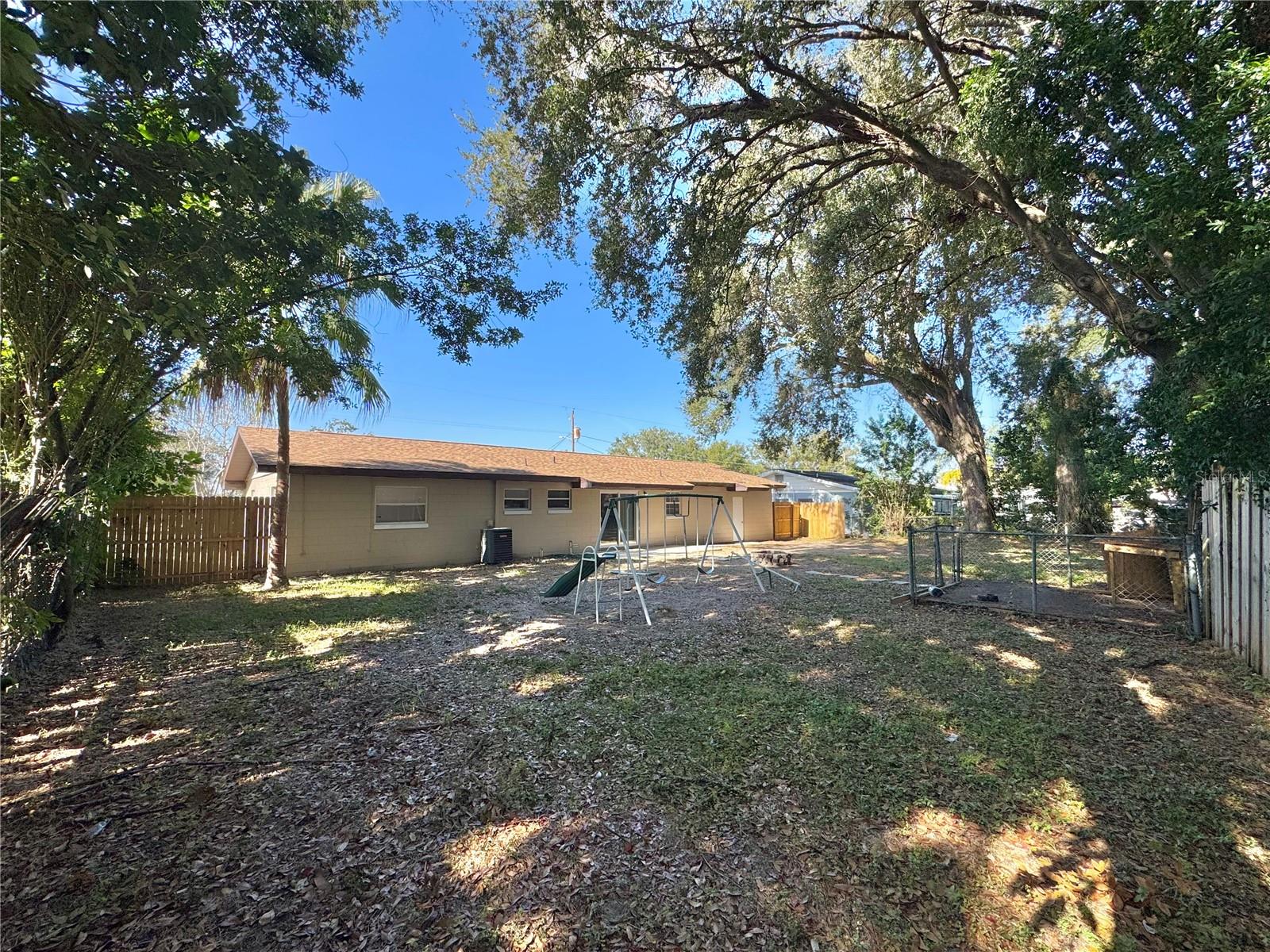 COUNTRY CLUB TERRACE - Residential