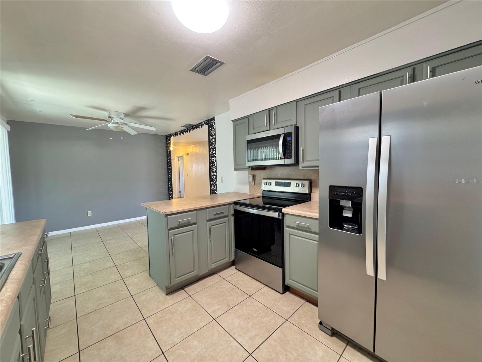 COUNTRY CLUB TERRACE - Residential