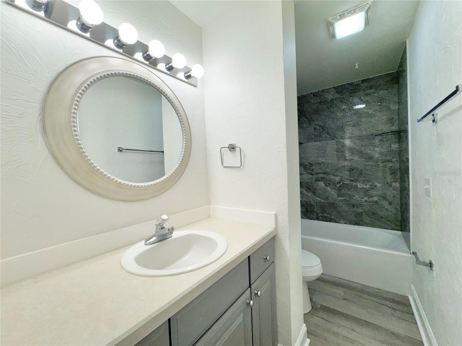 COUNTRY CLUB TERRACE - Residential