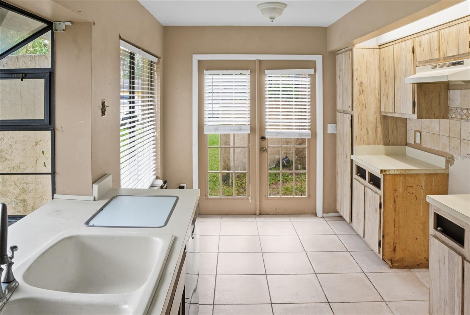 LANDINGS THE - Residential
