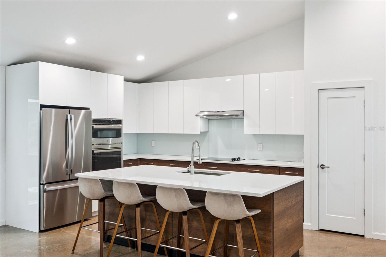 PAULUCCI OAKS LTS - Residential