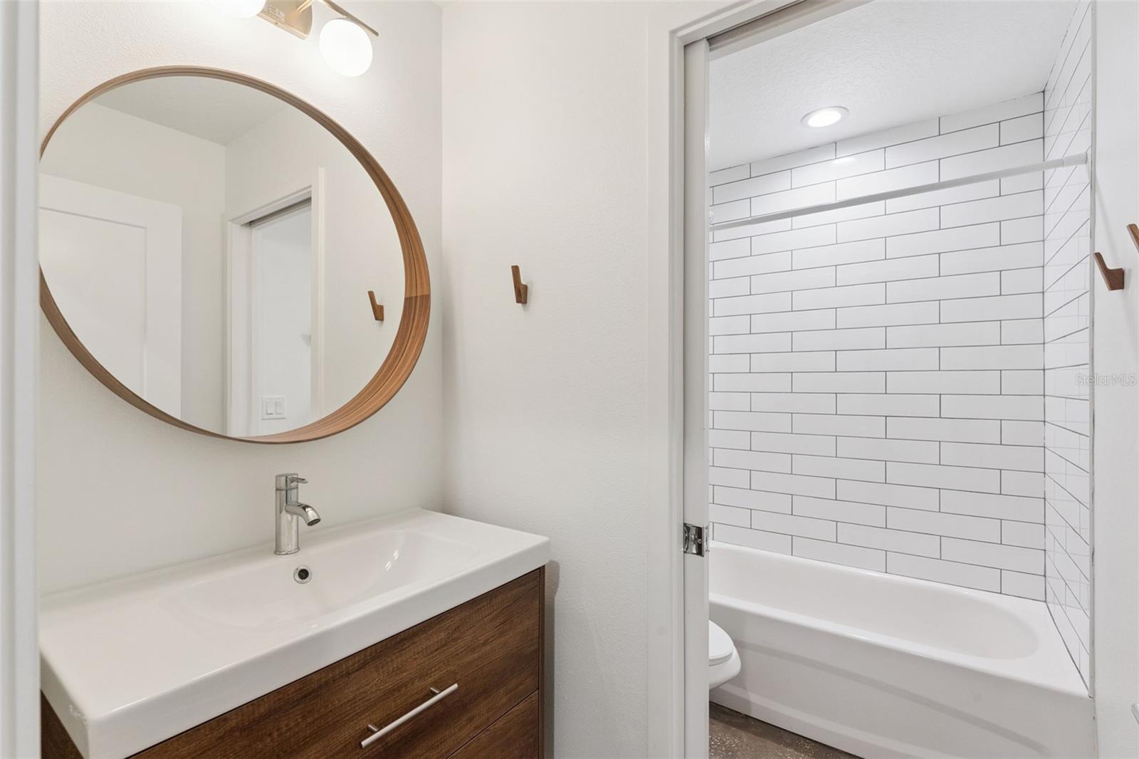 PAULUCCI OAKS LTS - Residential