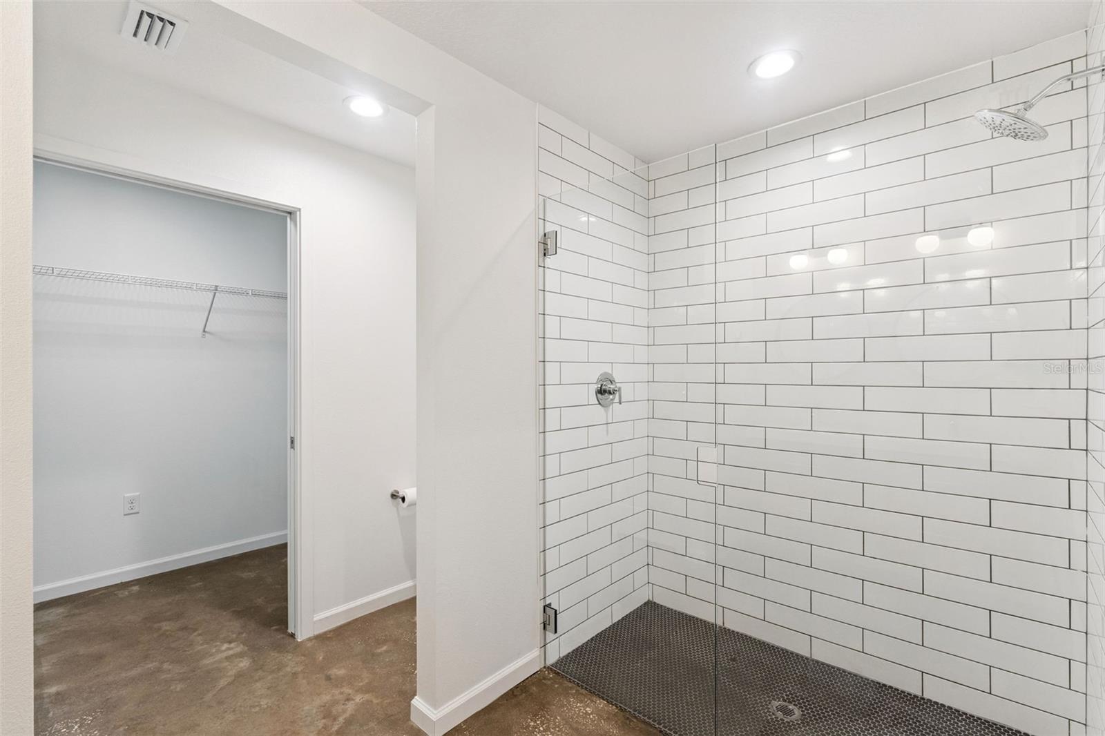 PAULUCCI OAKS LTS - Residential