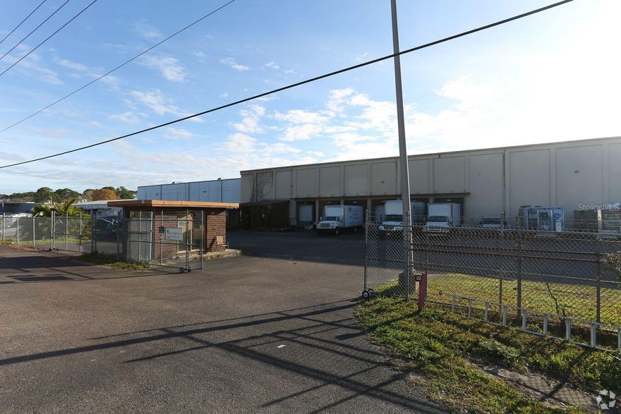 Close to 50,000 square feet of climate-controlled warehouse space. With six bay doors and 32-foot ceilings.