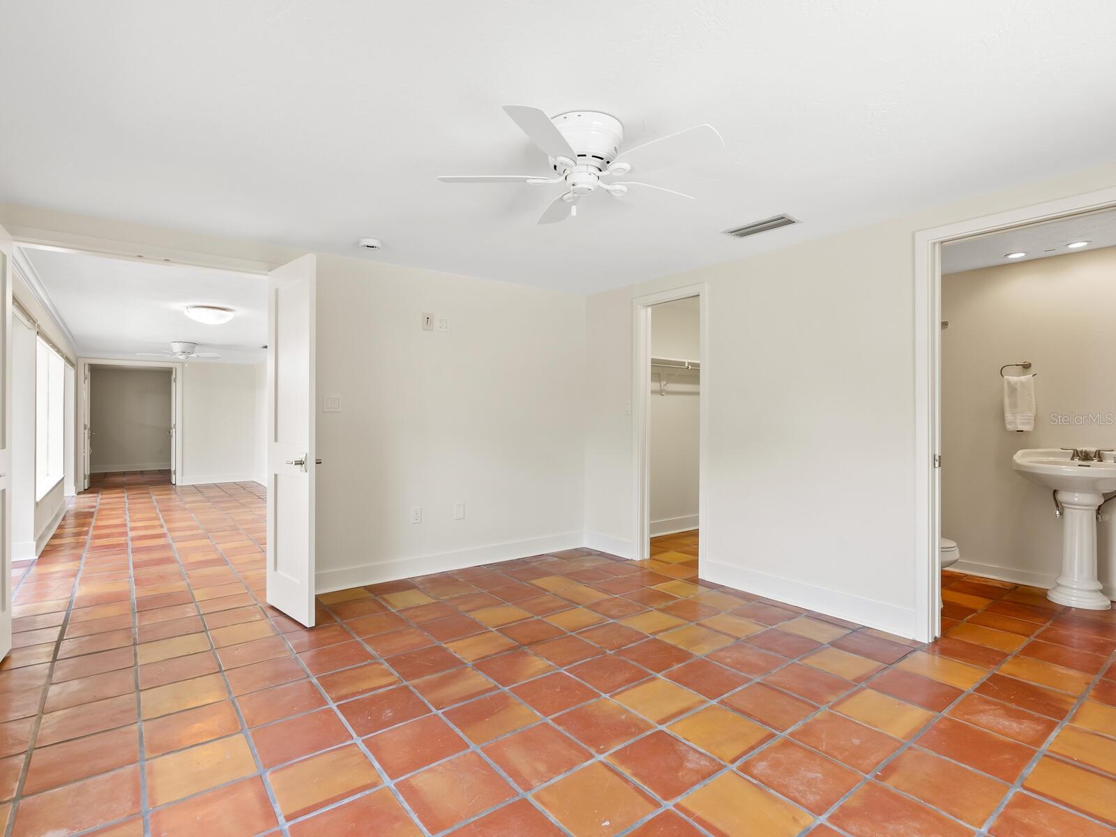 TWITCHELL RALPH S SIESTA KEY PROP - Land