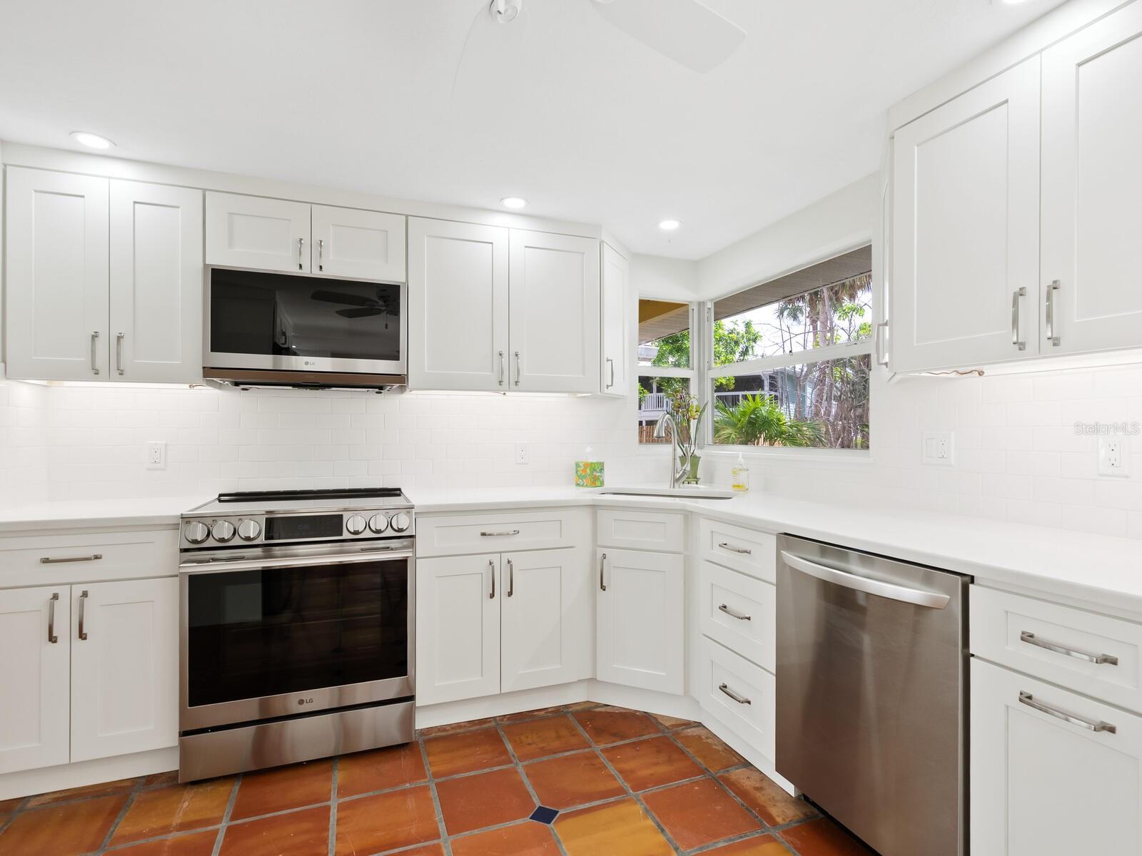 TWITCHELL RALPH S SIESTA KEY PROP - Land