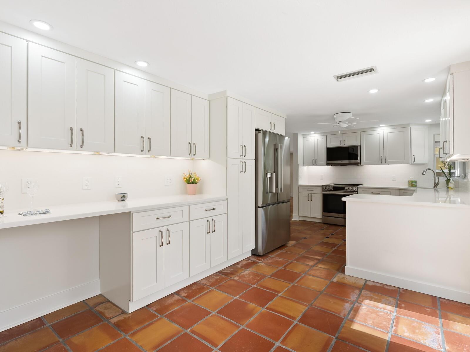 TWITCHELL RALPH S SIESTA KEY PROP - Land