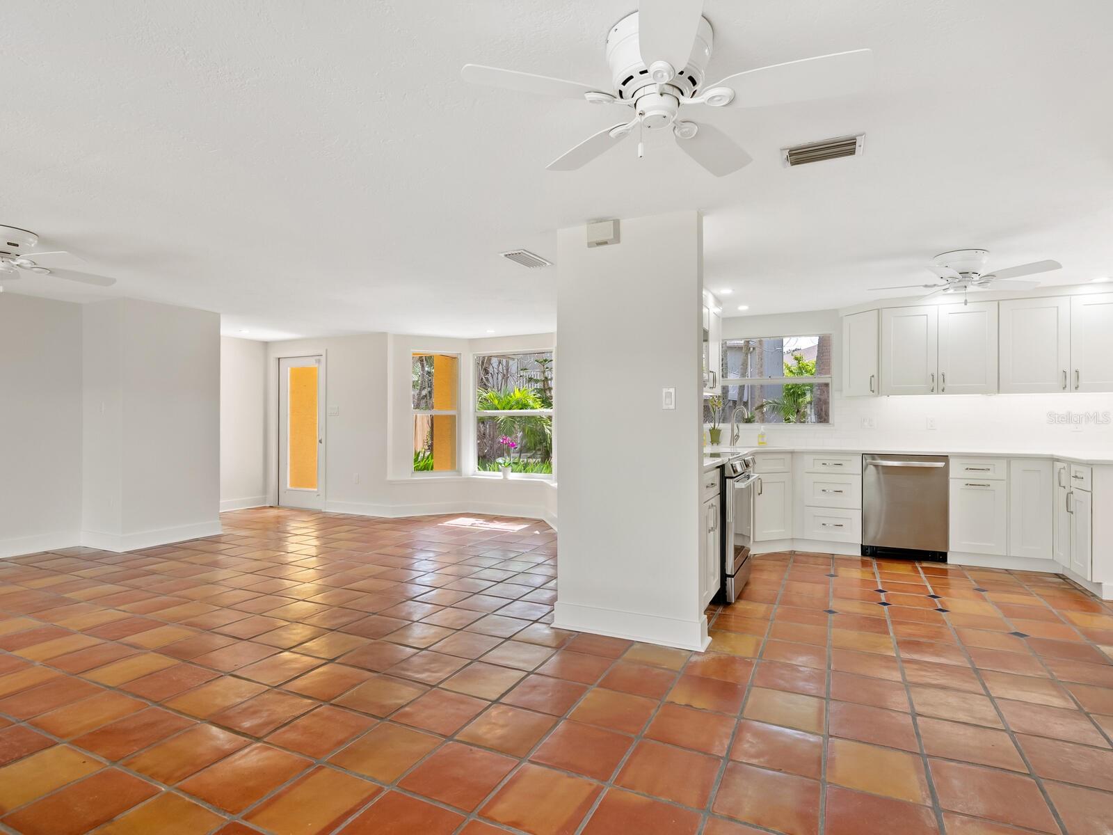 TWITCHELL RALPH S SIESTA KEY PROP - Land