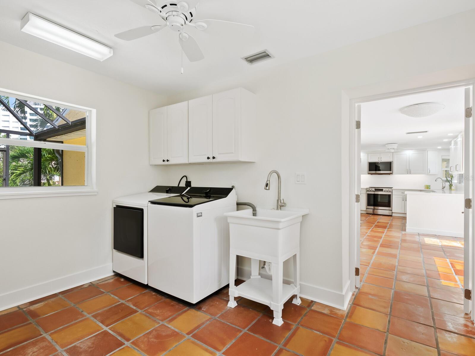 TWITCHELL RALPH S SIESTA KEY PROP - Land