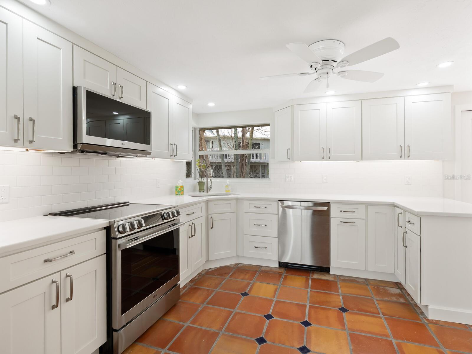 TWITCHELL RALPH S SIESTA KEY PROP - Land