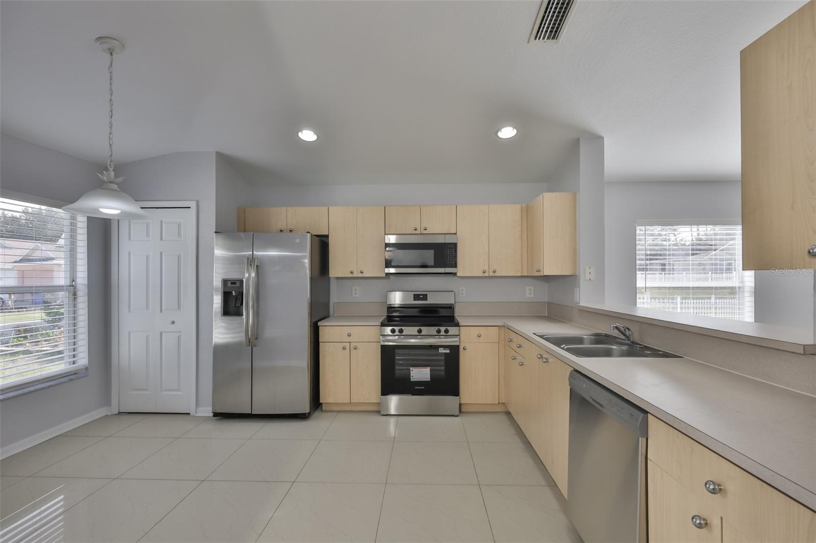 RIVERCREST PH 2 PRCL N - Residential Lease