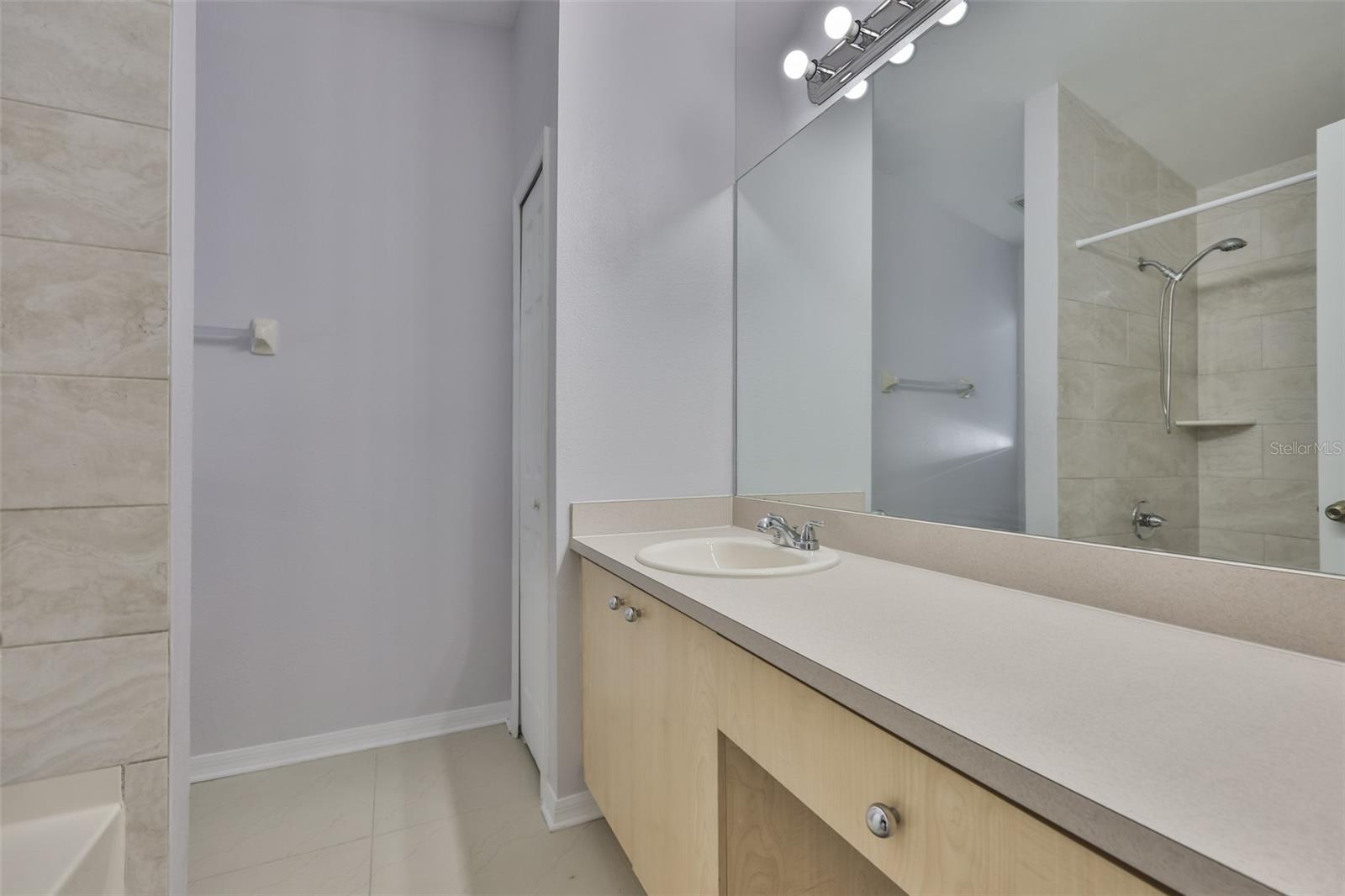 RIVERCREST PH 2 PRCL N - Residential Lease