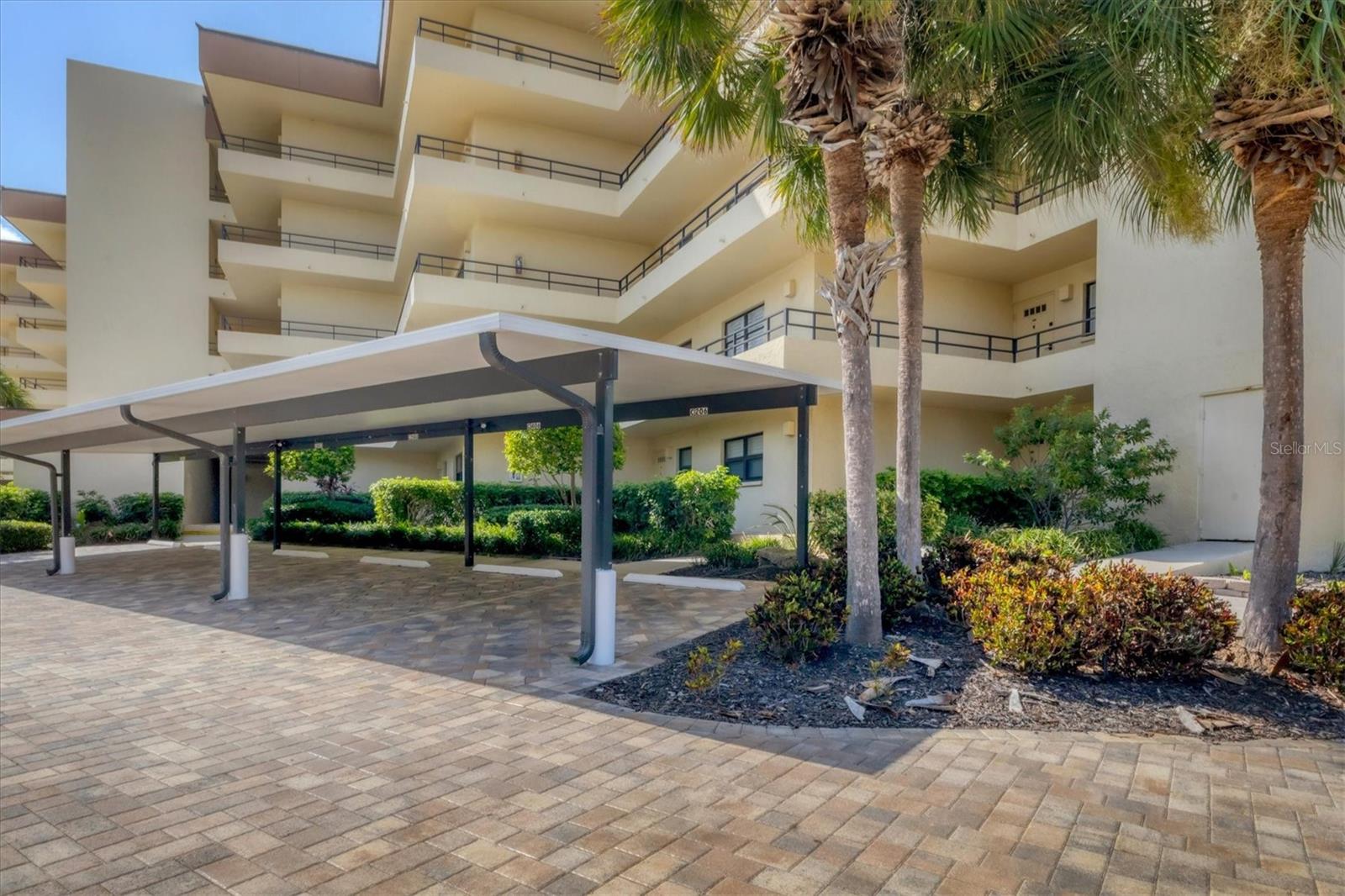 ISLAND REEF I - Residential Lease